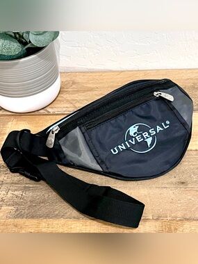 Universal Studios Black/Blue/Grey Nylon Fanny Pack Waist Bag Travel Pouch NWOT
